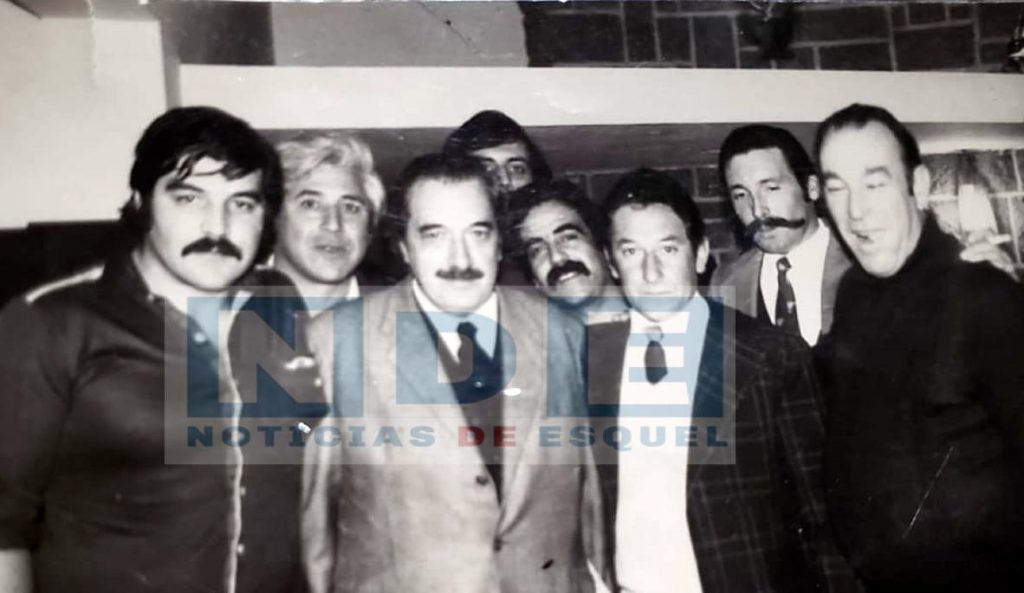 Jorge Franich, “Pocholo” Milani, Alfonsín, Julio Ruiz, Jorge Arriagada, Gordón y Emilio Badía.  