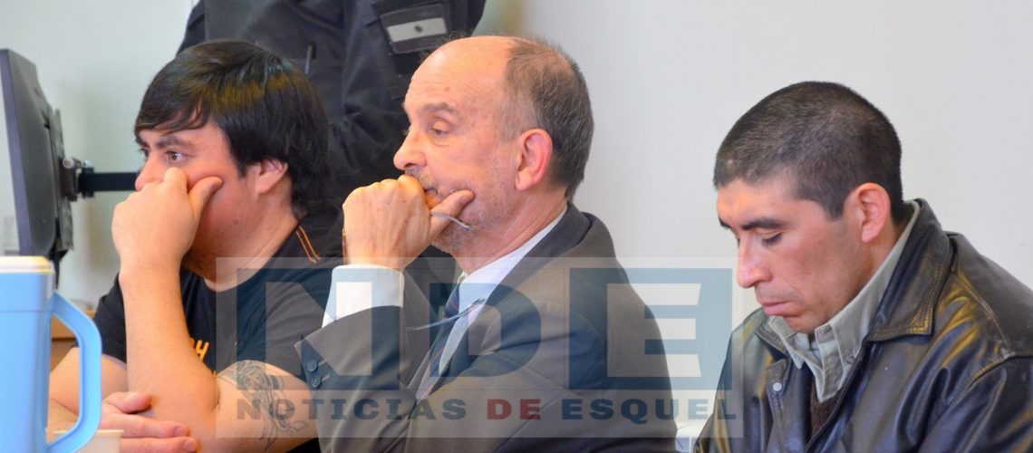 El abogado Cancino y los dos imputados Napal y Peinepil