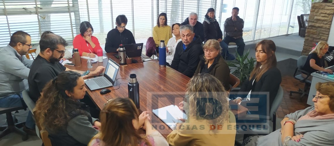 {"remix_data":[],"remix_entry_point":"challenges","source_tags":["local"],"origin":"unknown","total_draw_time":0,"total_draw_actions":0,"layers_used":0,"brushes_used":0,"photos_added":0,"total_editor_actions":{},"tools_used":{},"is_sticker":false,"edited_since_last_sticker_save":false,"containsFTESticker":false}