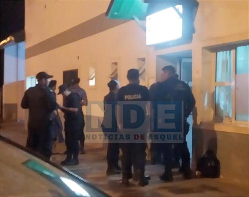 22-01-2023 herido de arma blanca y destrozos guardia hospital