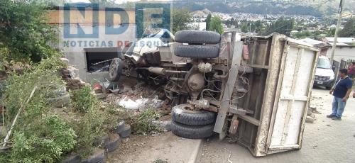 18-2-2023 vuelco camion cefrerino