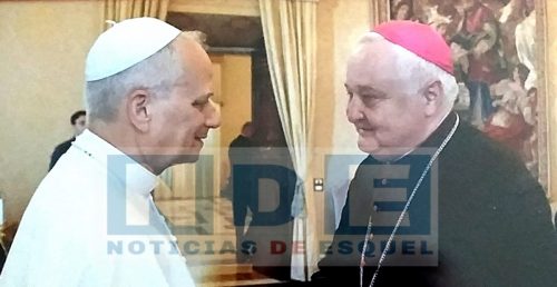 Monseñor Slaby con el actual Papa León XIV. Robert Francis Prevost